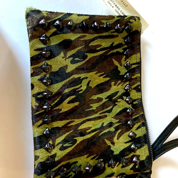New Laggo Camo Crossbody bag. - Picture 1 of 4